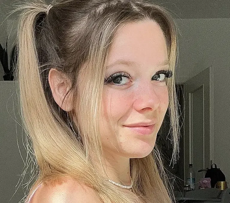 Anne Wünsche Fapello