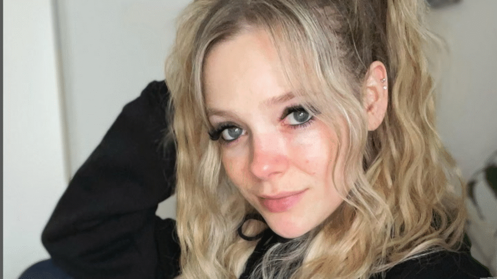 Anne Wünsche Fapello: Zwischen Influencer-Erfolg und digitalen Herausforderungen 2 image 183