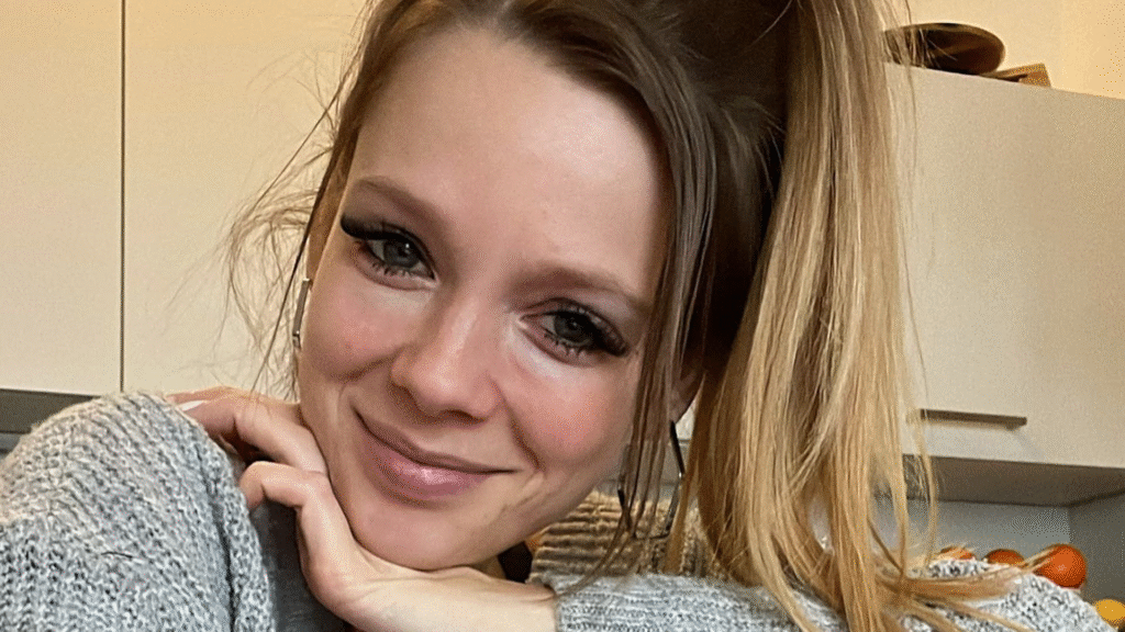 Anne Wünsche Fapello: Zwischen Influencer-Erfolg und digitalen Herausforderungen 4 image 185