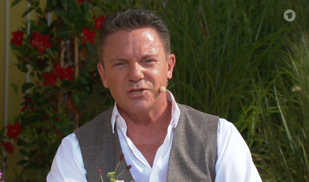 Stefan Mross: Der Weg vom Schlagersänger zum vielseitigen Entertainer – Ein tiefgehender Blick 3 image 22