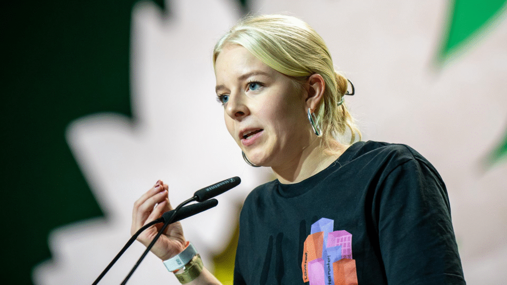 Jette Nietzard: Zwischen Provokation und politischem Wandel – Wer sie wirklich ist 3 image 93